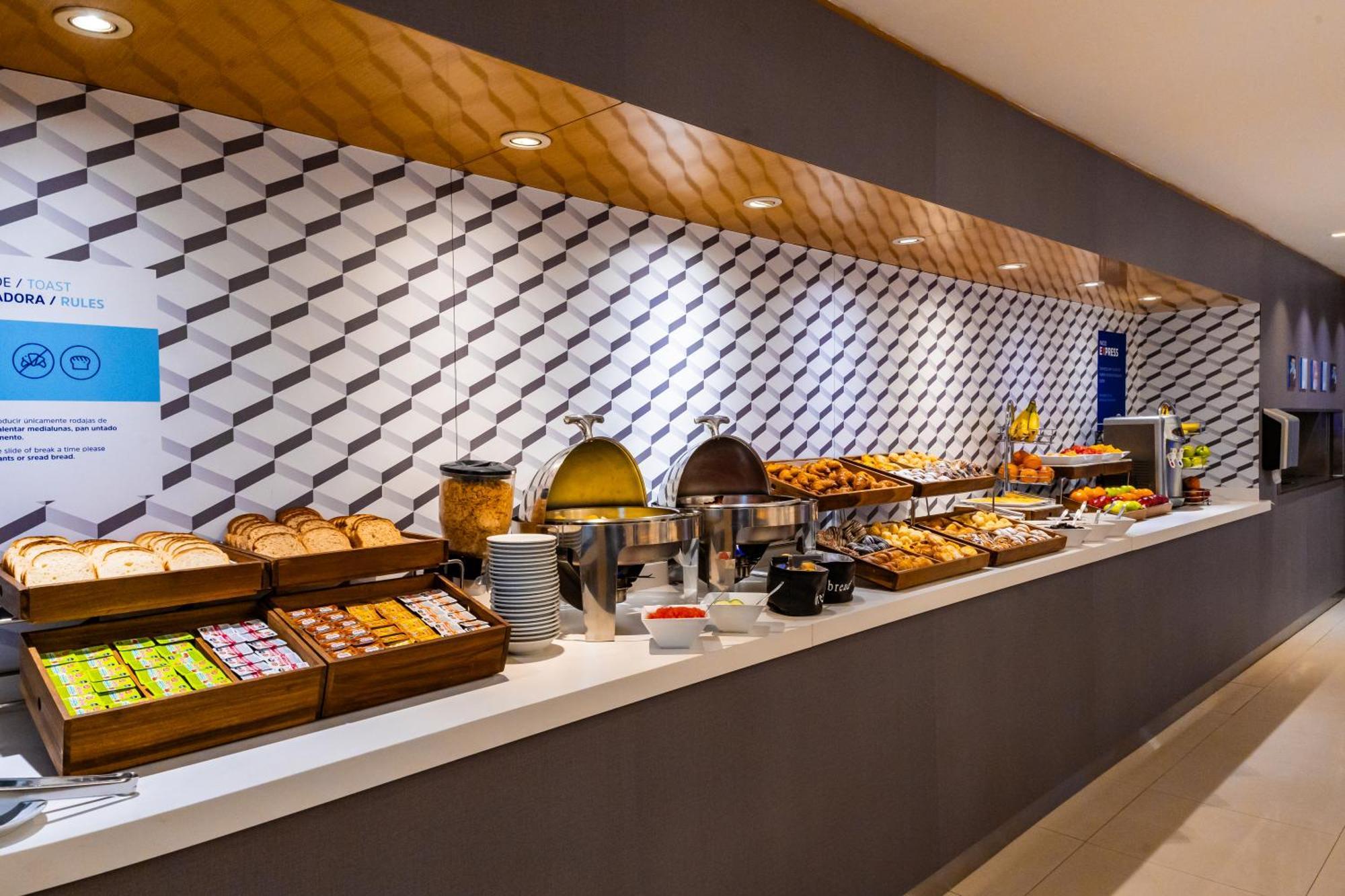 Holiday Inn Express Rosario By Ihg Eksteriør billede